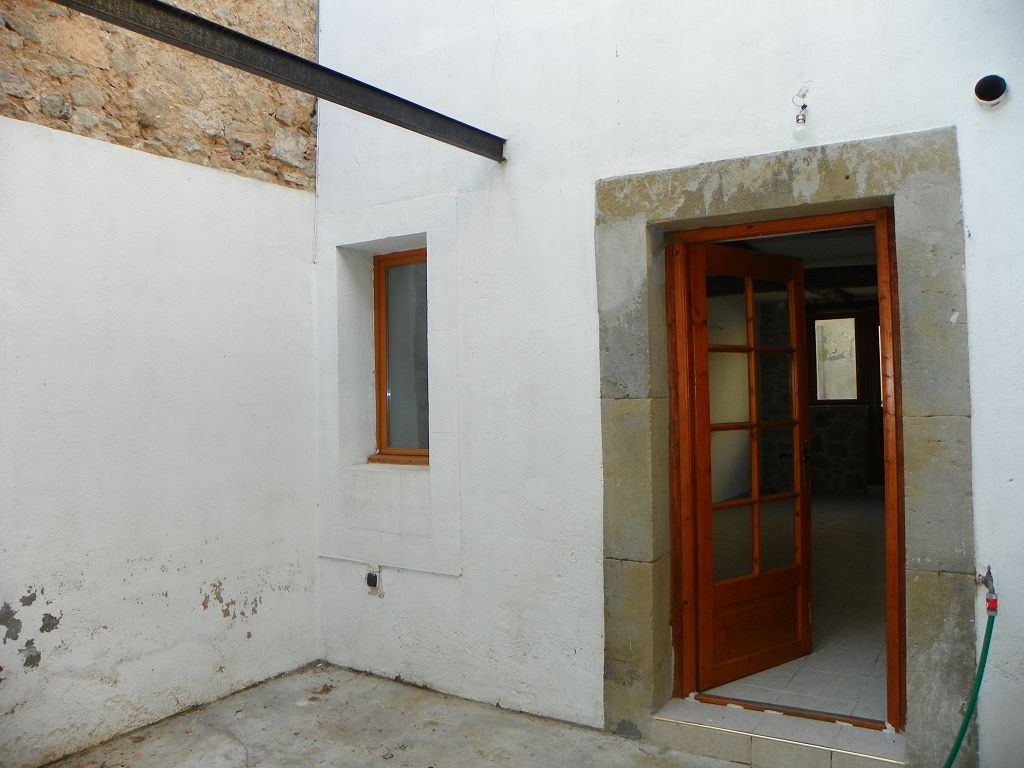 Jolie maison de village avec cour